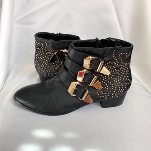 Forever 21 Black and Gold Studded Booties